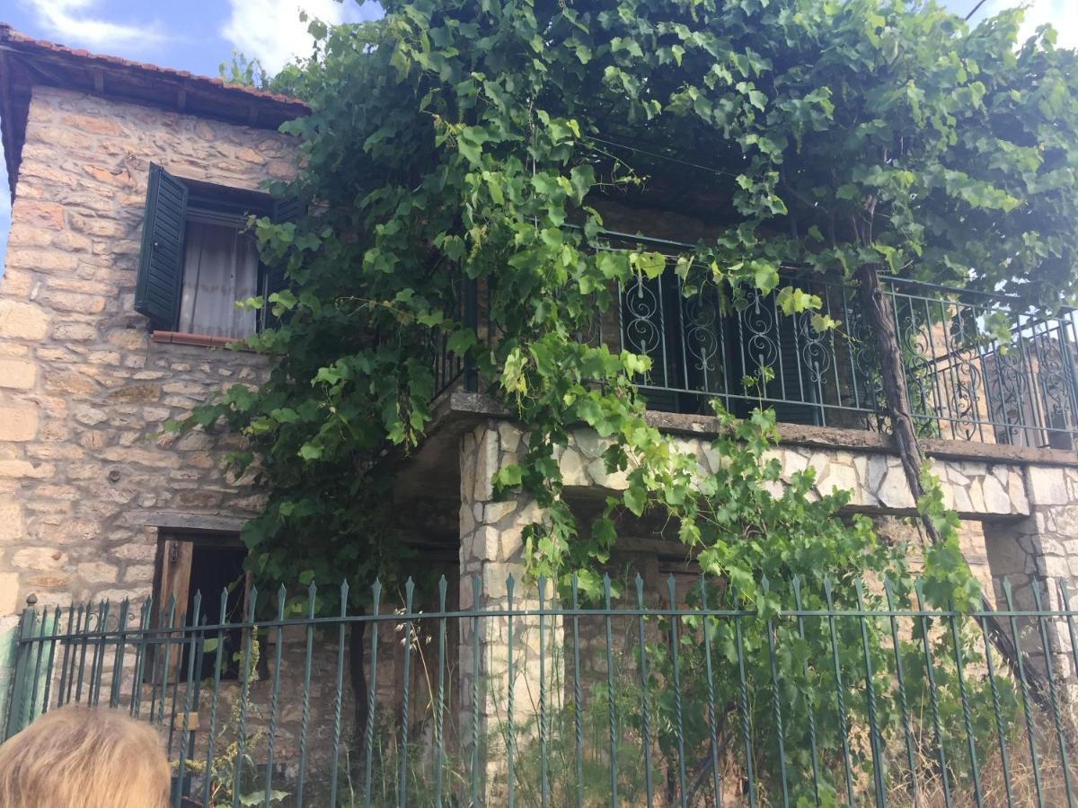 Kesemi Apartment Kalavryta Ngoại thất bức ảnh